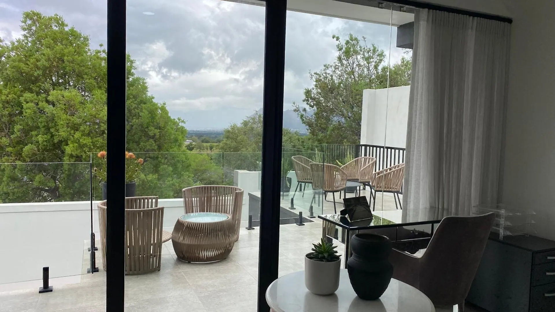 Constantia View Apartments Operational During Loadshedding Città del Capo